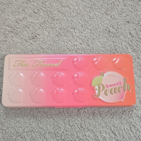 Too Faced Sweet Peach Eyeshadow Palette - Peachy Pinks and Purples - Picture 2 of 16